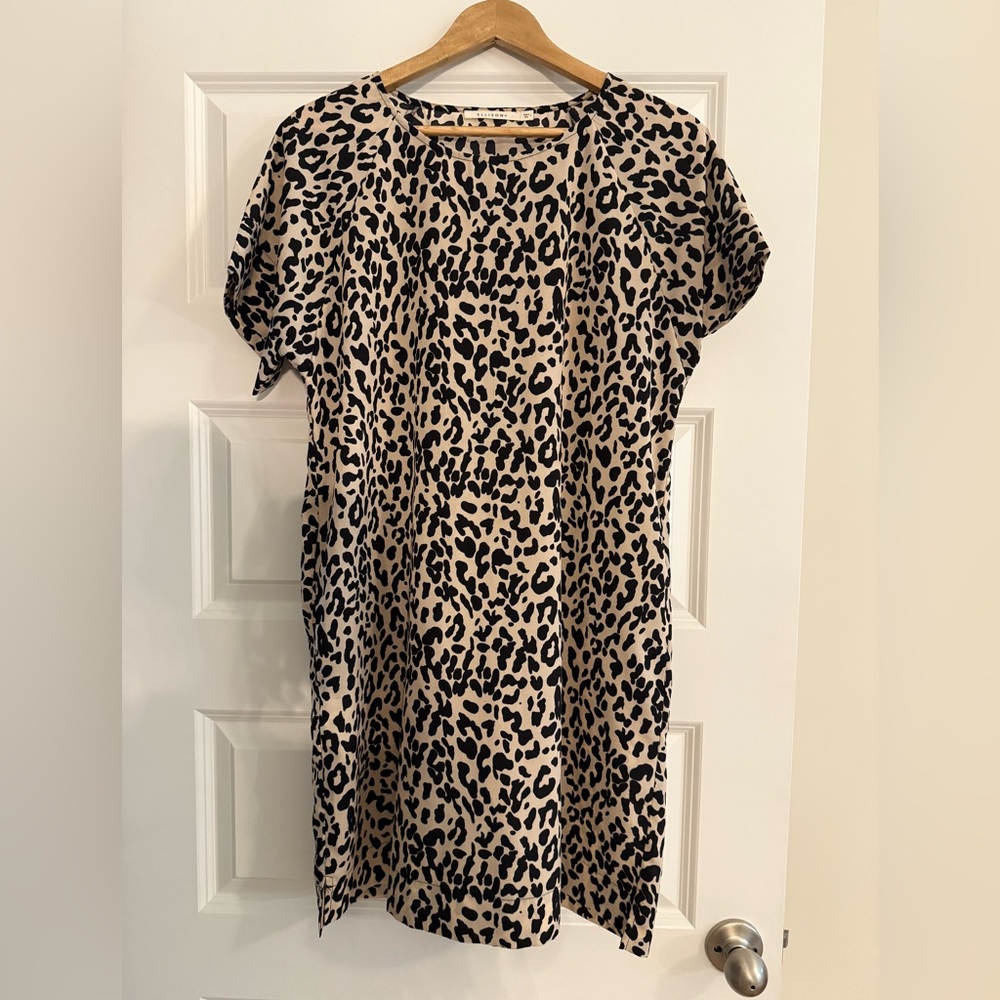 Ellison Leopard Print Short Sleeve Dress – Size Large